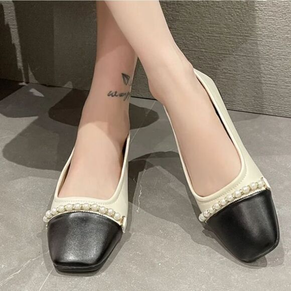 BRAND NEW LYNN COMFORT PEARL EMBELLISHMENTS WOMEN'S FLAT - Picture 1 of 13